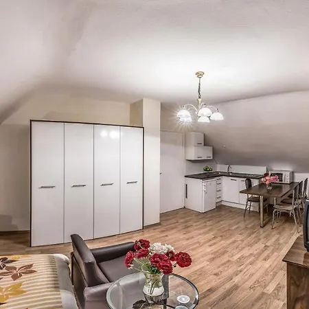 Marika زلاكاروس